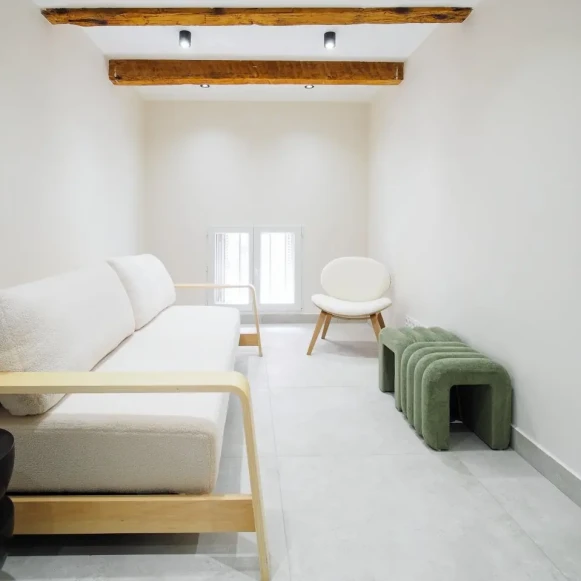 Espace indépendant 150 m² 16 postes Location bureau Rue d'Arcole Marseille 13006 - photo 4