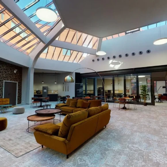 Bureau privé 9 m² 2 postes Coworking Avenue Thiers Nice 06000 - photo 3