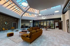 Bureau privé - 06000 - 15 postes - 4062€