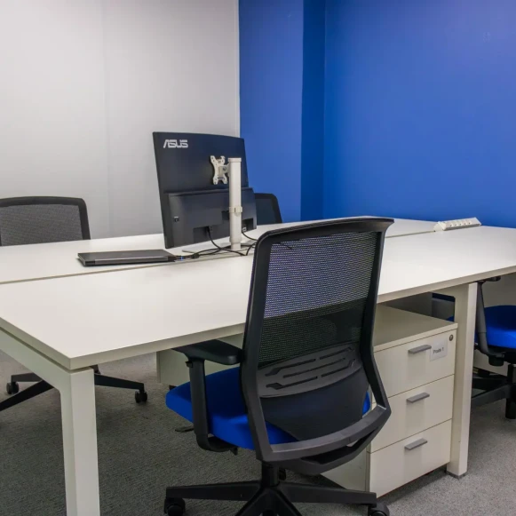 Bureau privé 20 m² 4 postes Coworking Rue Paul Bellamy Nantes 44000 - photo 1