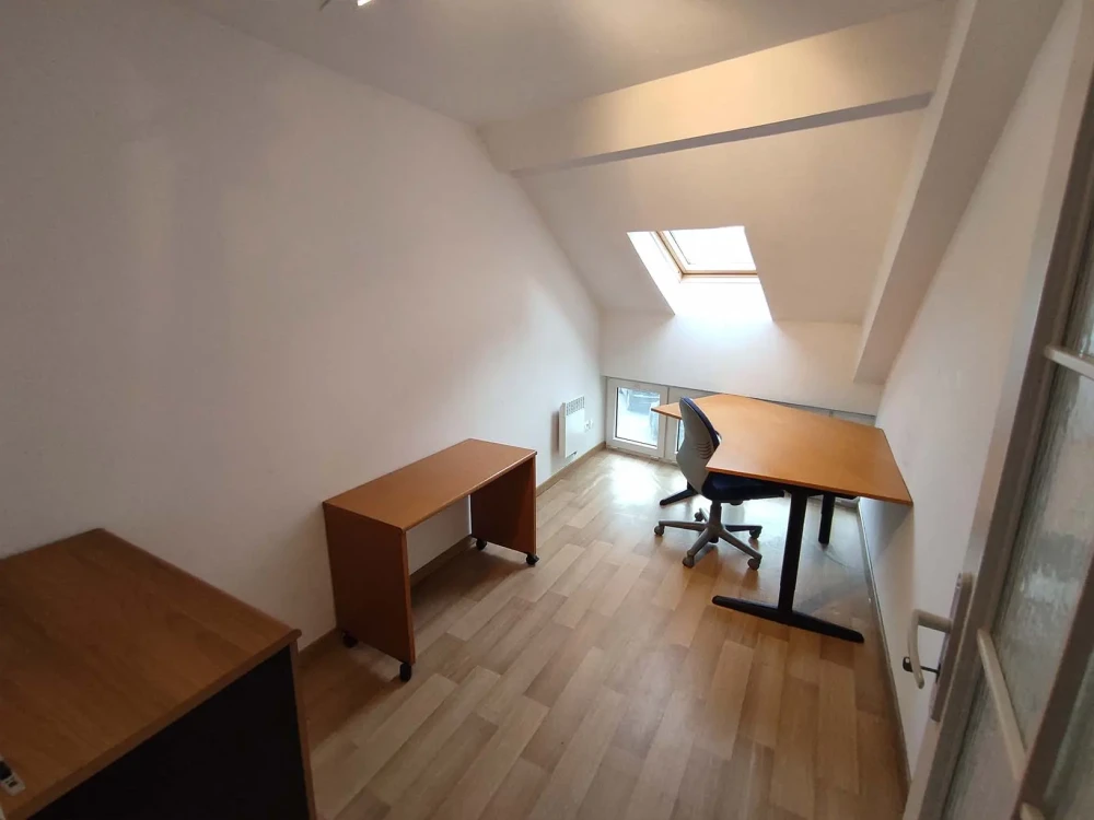 Espace indépendant - 92240 - 12 postes - 2000€