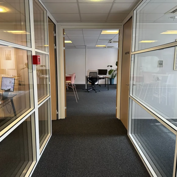 Open Space  6 postes Location bureau Rue La Fayette Paris 75010 - photo 6