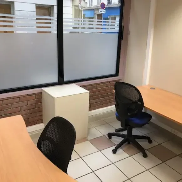 Bureau privé 10 m² 2 postes Location bureau Rue Lemercier Paris 75017 - photo 1