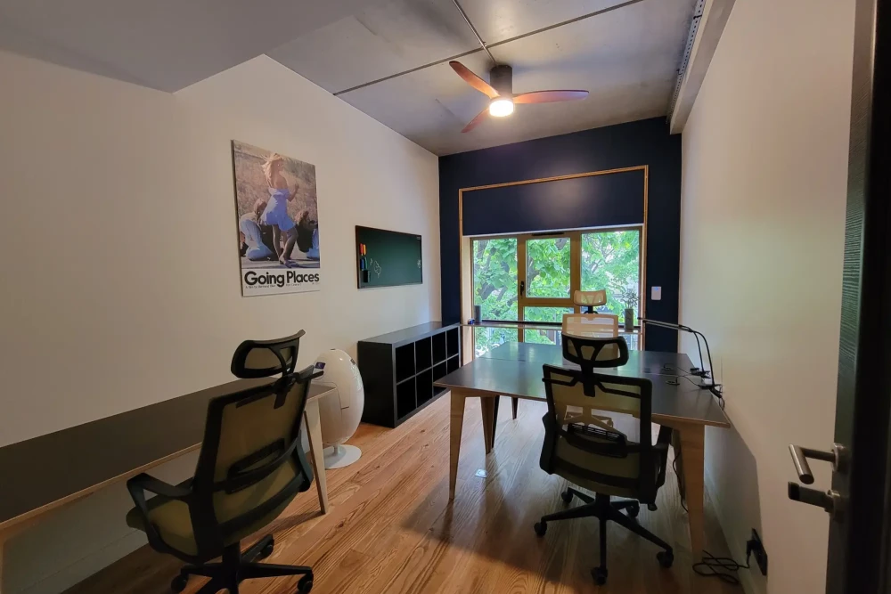Bureau privé - 94200 - 3 postes - 700€