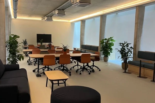 Bureau privé - 92120 - 25 postes - 8000€