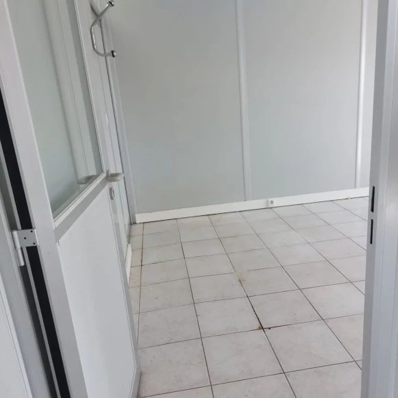 Bureau privé 5 m² 1 poste Location bureau Rue des Entrepreneurs Carrières-sur-Seine 78420 - photo 3