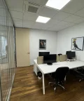 Bureau privé - 75004 - 4 postes - 1400€