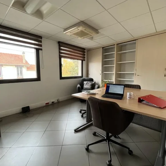 Bureau privé 14 m² 1 poste Coworking Rue Francoeur Viry-Châtillon 91170 - photo 3