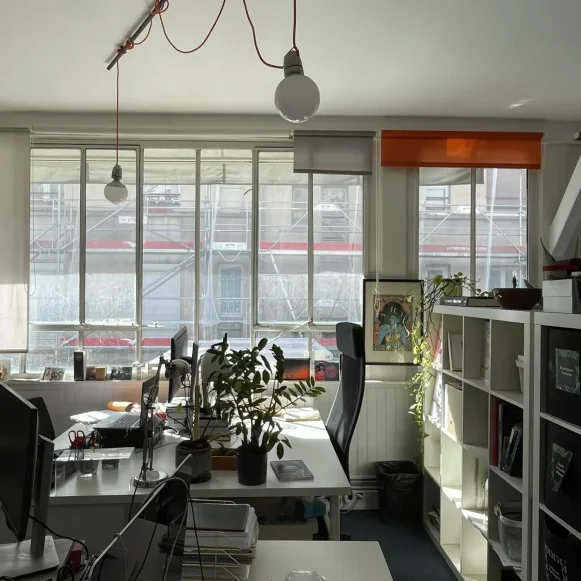 Open Space  1 poste Location bureau Rue du Chalet Paris 75010 - photo 11