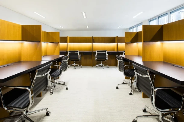 Open Space - 75008 - 28 postes - 725€