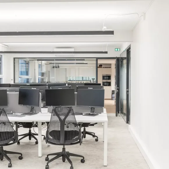 Espace indépendant 160 m² 24 postes Location bureau Rue Joseph Sansboeuf Paris 75008 - photo 7