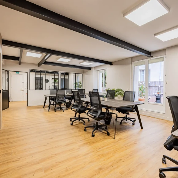 Espace indépendant 100 m² 16 postes Location bureau Rue Jean-Baptiste Pigalle Paris 75009 - photo 2