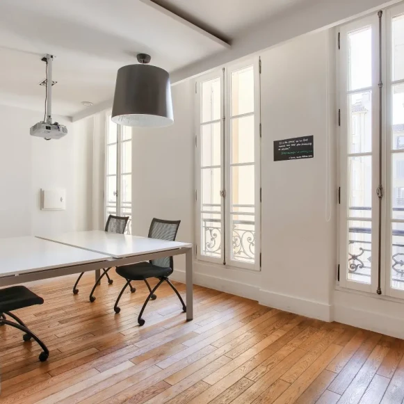 Bureau privé 120 m² 15 postes Coworking Rue de Forbin Marseille 13002 - photo 8