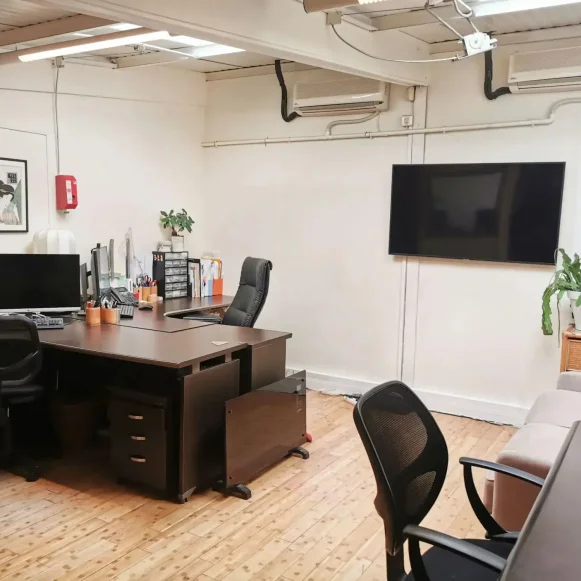 Bureau privé 20 m² 5 postes Location bureau Boulevard de Stalingrad Châtillon 92320 - photo 1