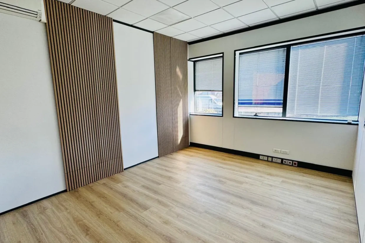 Bureau privé - 69680 - 2 postes - 790€