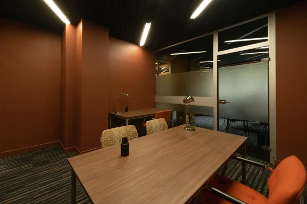 Bureau privé - 42100 - 2 postes - 360€