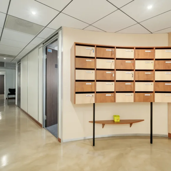 Bureau privé 22 m² 4 postes Coworking Rue Piroux Nancy 54000 - photo 3