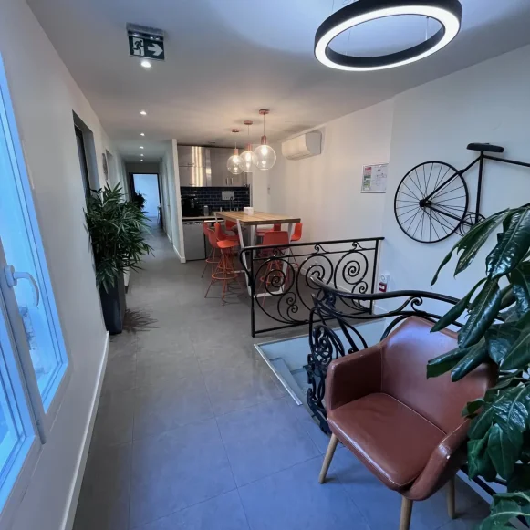 Bureau privé 28 m² 8 postes Location bureau Rue de Tocqueville Paris 75017 - photo 7