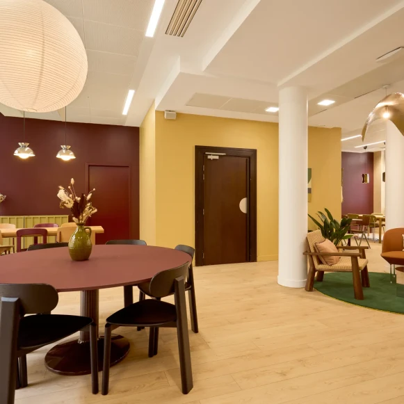 Open Space  4 postes Location bureau Rue du Général Foy Paris 75008 - photo 1