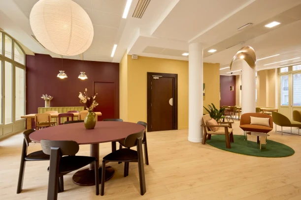 Open Space - 75008 - 4 postes - 350€