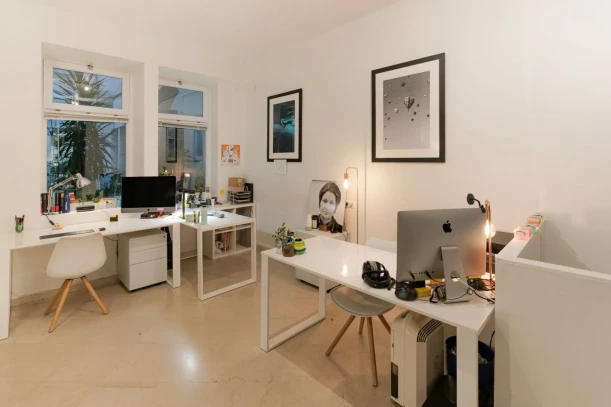 Bureau privé - 75004 - 7 postes - 1800€