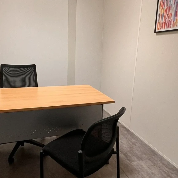 Bureau privé 8 m² 1 poste Coworking Avenue de l'Amiral Lemonnier Marly-le-Roi 78160 - photo 1