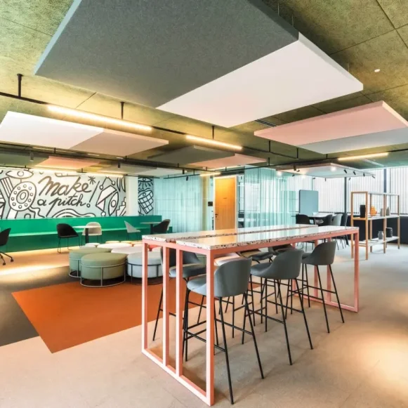 Espace indépendant 240 m² 32 postes Location bureau Avenue de France Paris 75013 - photo 1