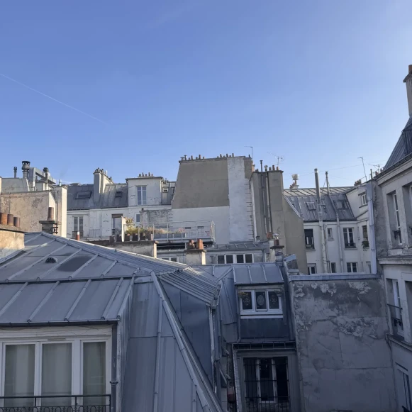 Bureau privé 20 m² 4 postes Location bureau Rue Saint Denis Paris 75002 - photo 11