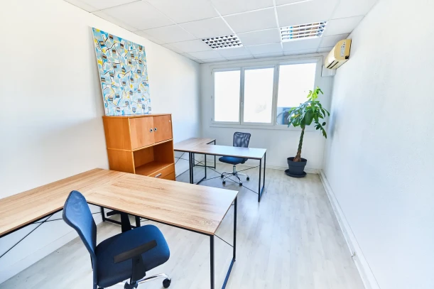 Bureau privé - 13002 - 3 postes - 500€