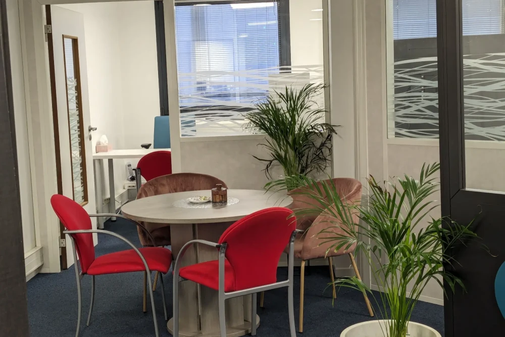 Bureau privé - 69003 - 3 postes - 1200€