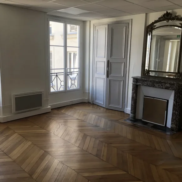 Bureau privé 35 m² 6 postes Location bureau Rue René Boulanger Paris 75010 - photo 7