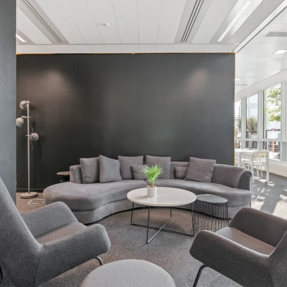 Bureau privé 181 m² 35 postes Location bureau Rue Pablo Neruda Levallois-Perret 92300 - photo 1