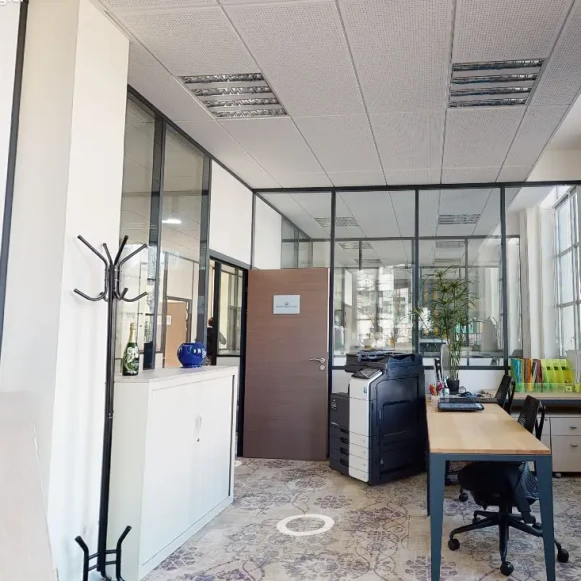 Bureau privé 21 m² 6 postes Location bureau Boulevard de Brosses Dijon 21000 - photo 3