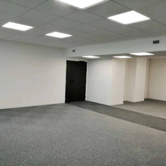 Bureau privé 63 m² 8 postes Location bureau Rue Scandicci Pantin 93500 - photo 5