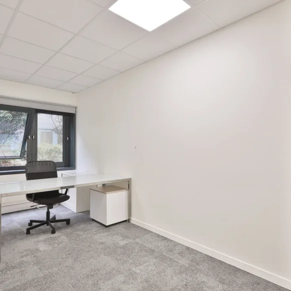 Bureau privé 45 m² 8 postes Location bureau Quai Gallieni Suresnes 92150 - photo 6