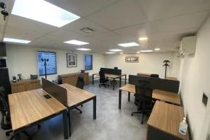 Bureau privé - 94220 - 6 postes - 2000€