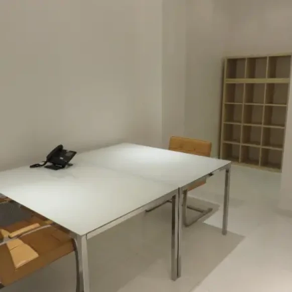 Bureau privé 10 m² 4 postes Coworking Rue de Nice Paris 75011 - photo 3