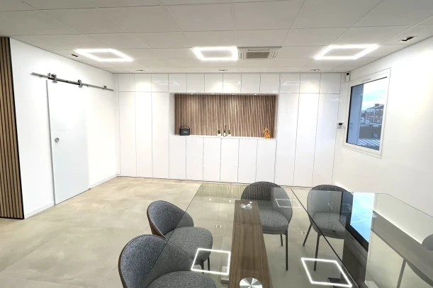 Espace indépendant - 92100 - 10 postes - 3890€