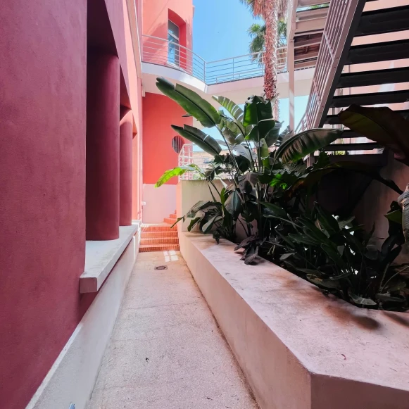 Bureau privé 16 m² 2 postes Location bureau Montée du Saint-Esprit Marseille 13002 - photo 8