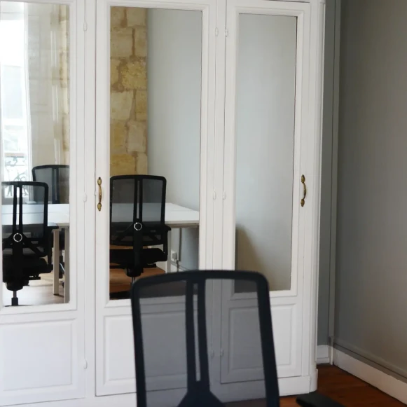 Bureau privé 39 m² 10 postes Location bureau Rue Crozilhac Bordeaux 33000 - photo 7