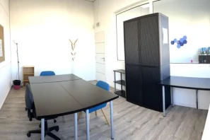 Bureau privé - 83700 - 4 postes - 840€