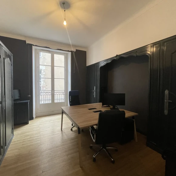 Bureau privé 18 m² 4 postes Location bureau Rue du Chêne d'Aron Nantes 44000 - photo 1