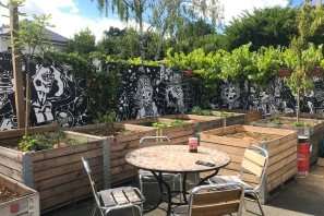 Open Space - 49100 - 2 postes - 180€