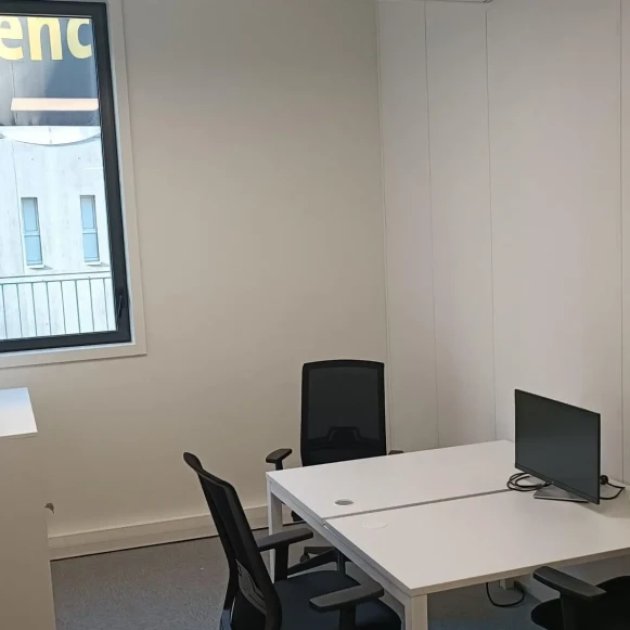 Bureau privé 22 m² 4 postes Coworking Boulevard Van Gogh Villeneuve-d'Ascq 59650 - photo 9