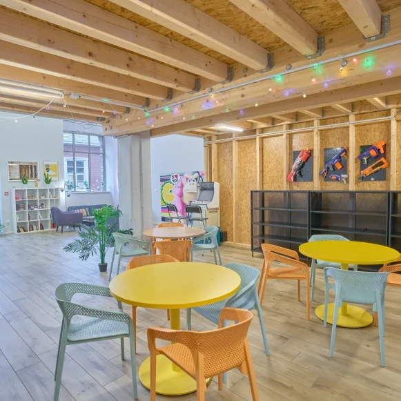 Bureau privé 20 m² 9 postes Coworking Cour des Cigarières Strasbourg 67000 - photo 8