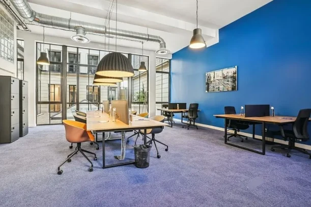 Open Space - 75017 - 16 postes - 350€