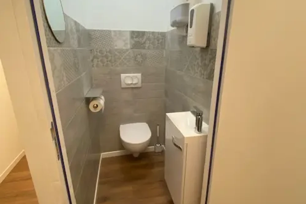 Open Space - 44200 - 3 postes - 280€