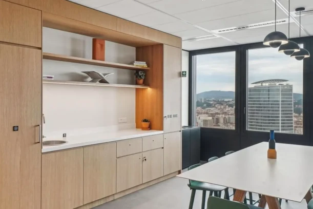 Bureau privé - 69003 - 7 postes - 3085€