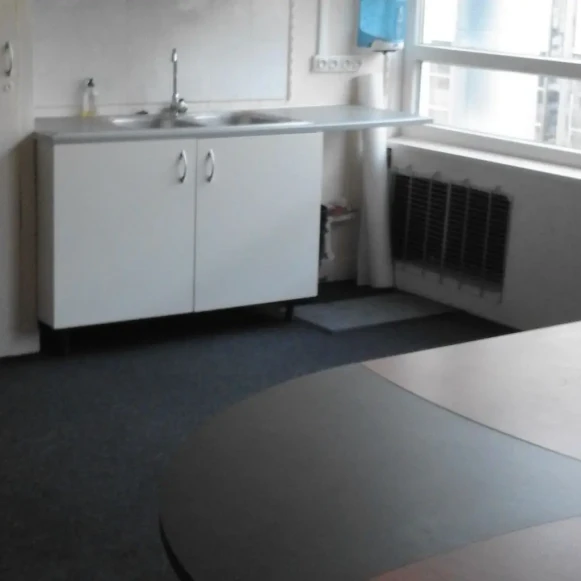 Bureau privé 60 m² 8 postes Coworking Avenue de Verdun Trilport 77470 - photo 1