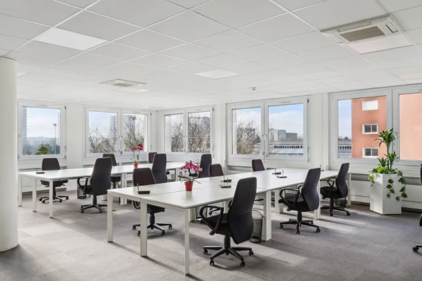 Open Space - 44200 - 50 postes - 145€